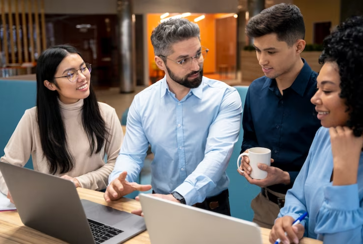 Image by Freepik | Connect with entrepreneurs at events, online, or on social media.